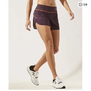 Athleta Run With It 3.5" Short sz S